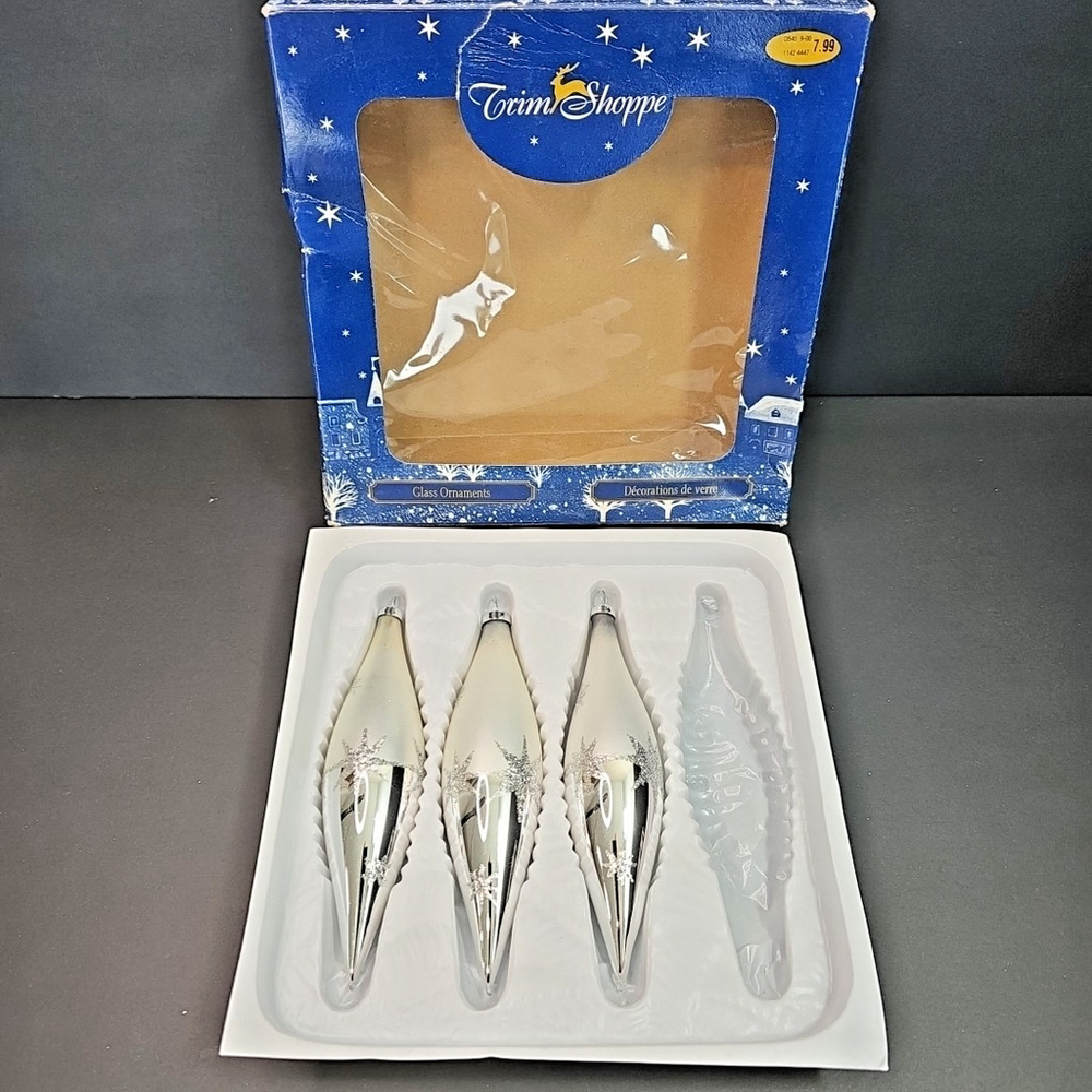 Christmas Ornaments Teardrop Oblong Baubles HBC Silver Vintage Mexico Hudson Bay